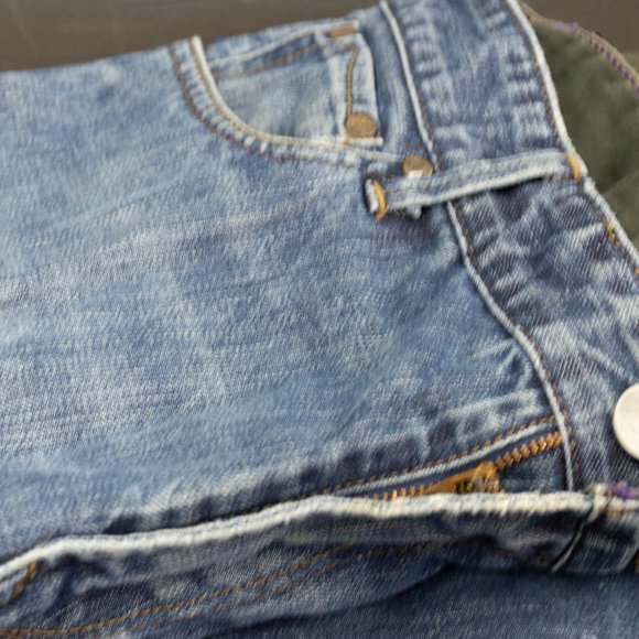 Mossimo Mens Jeans Perfect denim blue and worn to fit like a glove. Size 34 x 34 - Picture 6 of 7